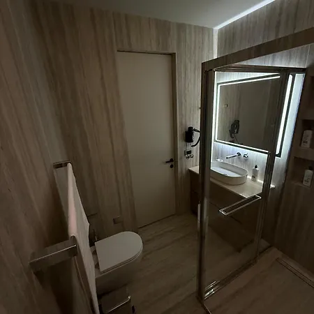 Terra Boutique 4* تيرانا